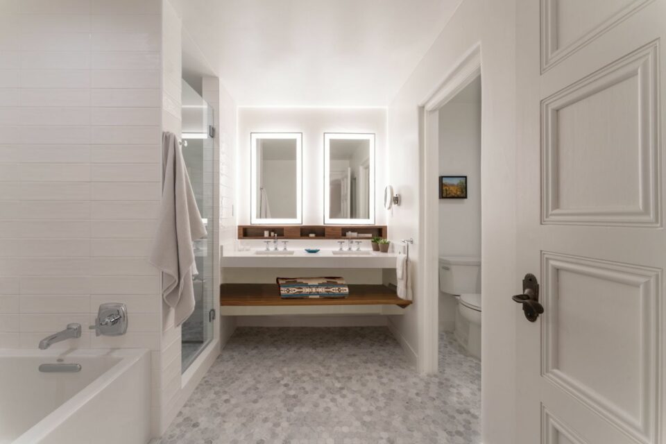 The Terrace Inn Bathroom