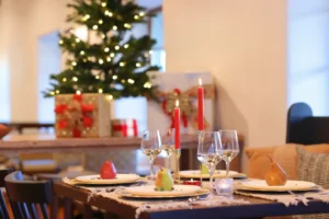 Holiday table setting at Piñon Court.